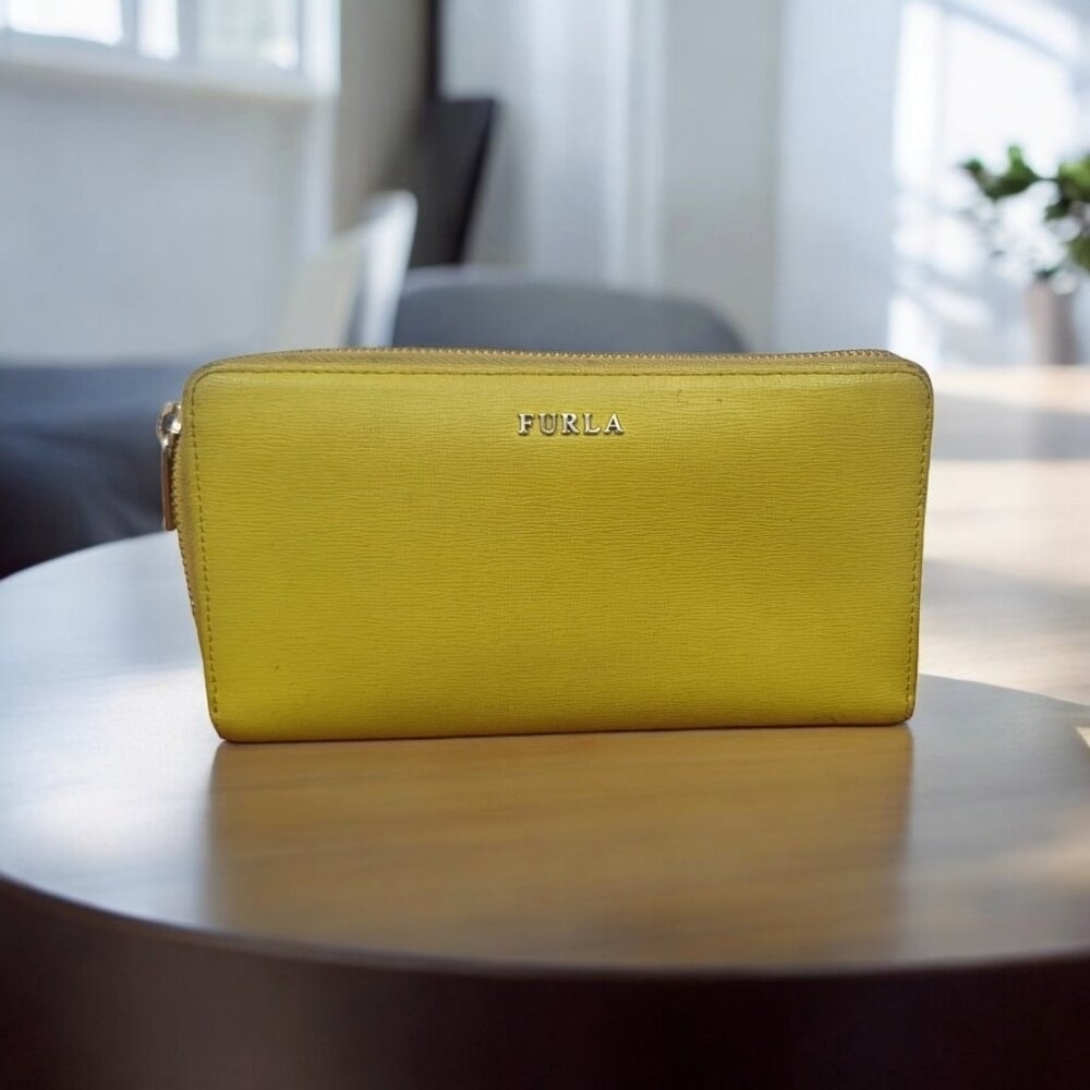Authentic FURLA Round Zipper Long Wallet Wristie Neon Yellow Pebbled Leather